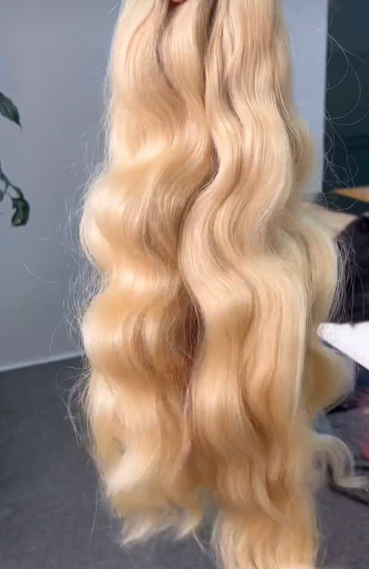 16'' Blonde Raw Wavy Hair